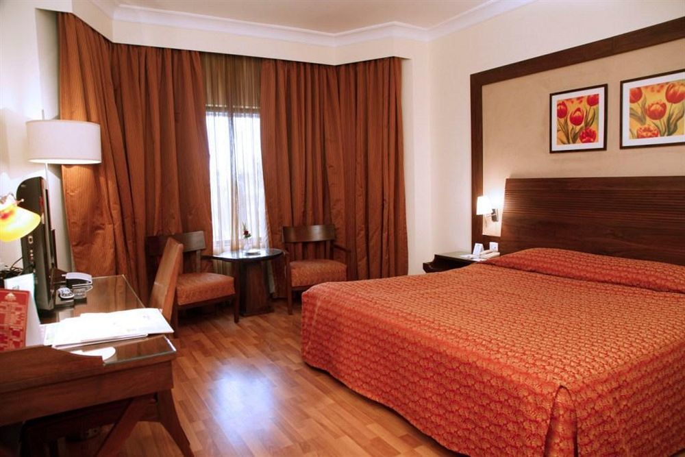 The Retreat Hotel & Convention Centre Mumbai Luaran gambar