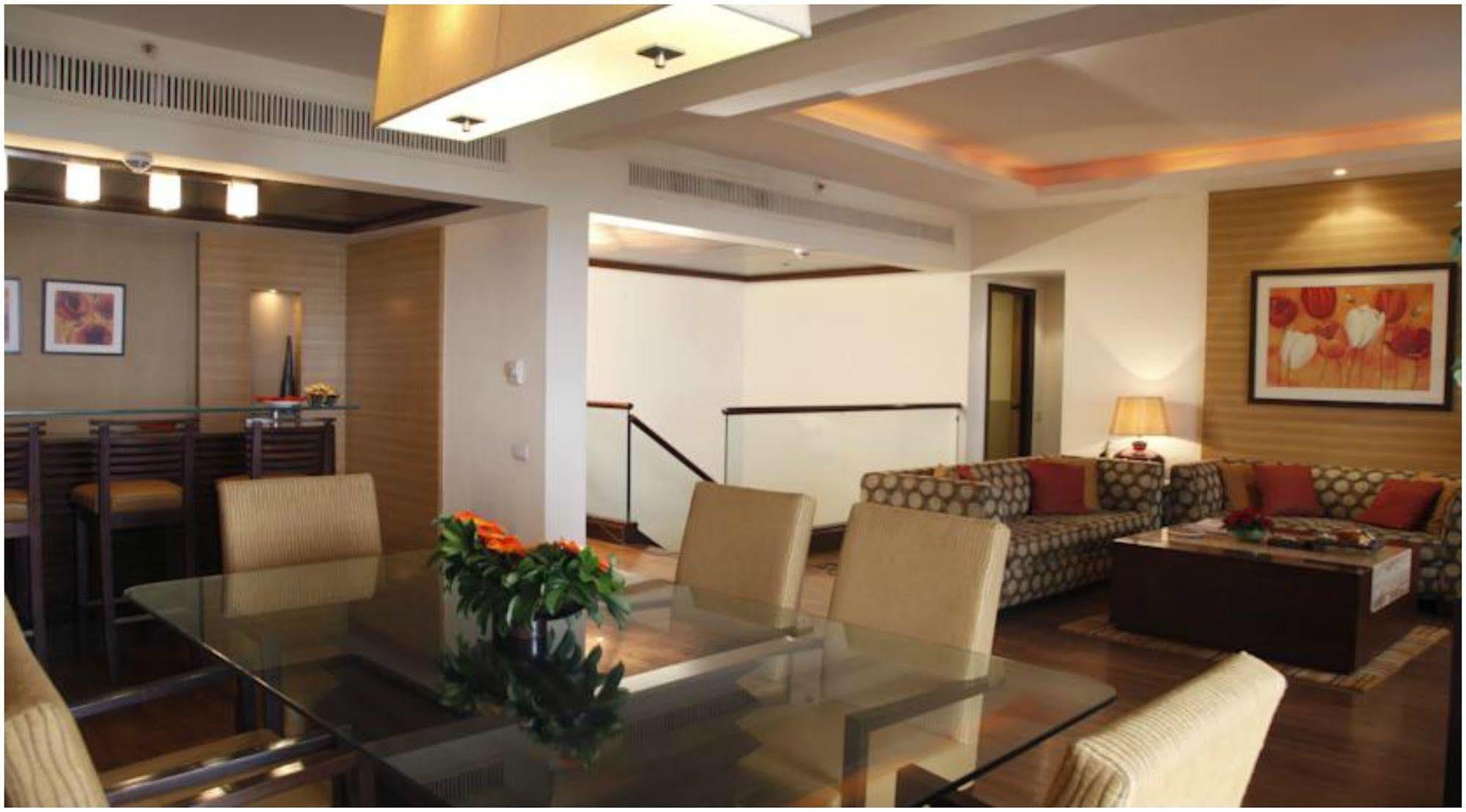 The Retreat Hotel & Convention Centre Mumbai Luaran gambar