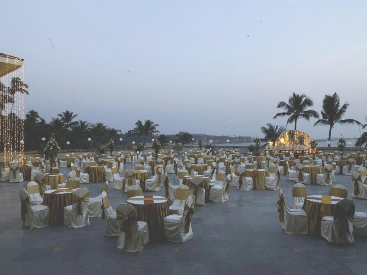 The Retreat Hotel & Convention Centre Mumbai Luaran gambar